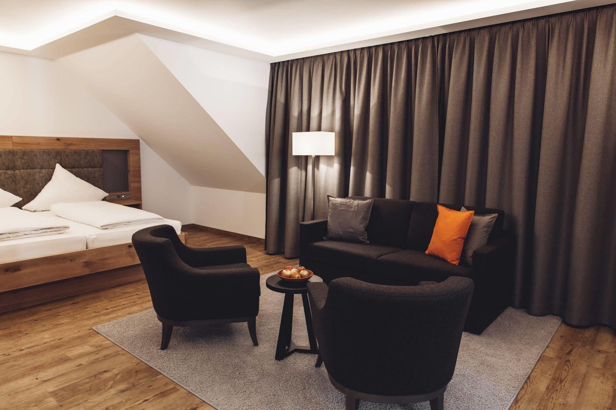 Ruehrberger Hof Hotel & Restaurant Grenzach-Wyhlen Bei Basel Extérieur photo